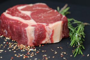 Fleisch enthält viele Proteine